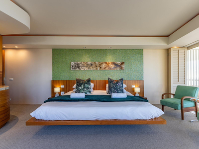 Super Deluxe Suite with Sea View 4