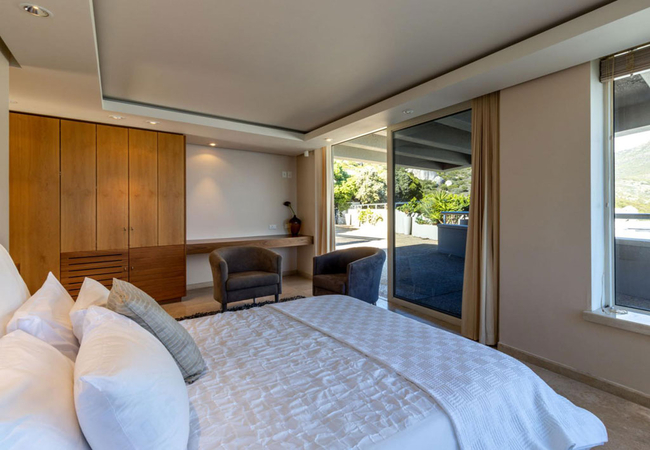 Deluxe Suite with Sea View
