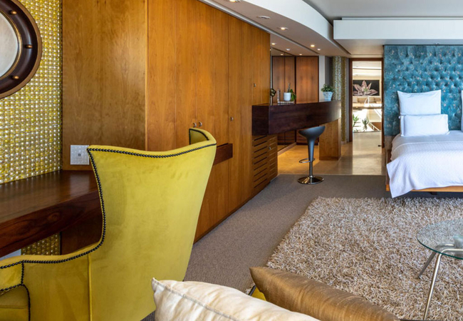 Queen Suite with Sea View