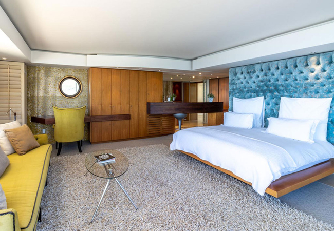 Queen Suite with Sea View