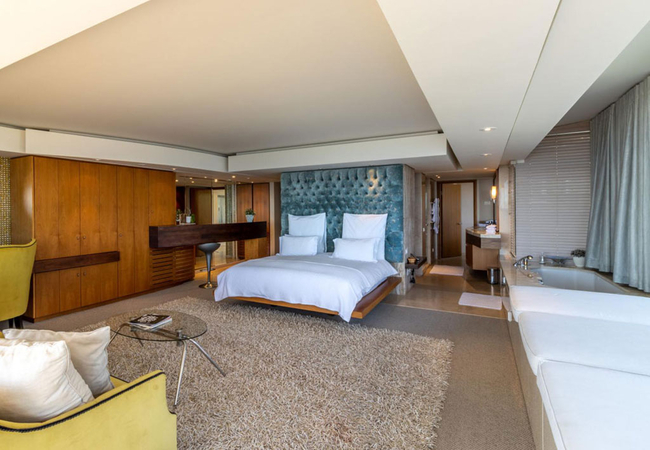 Queen Suite with Sea View