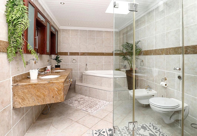 A3 - Luxury Premium Suite