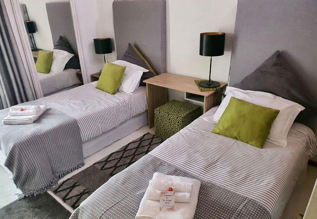 B3 - Standard King Room Shared Bathroom