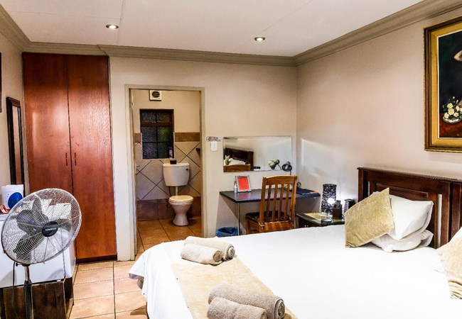 Double or Twin Room with Shower - Ground