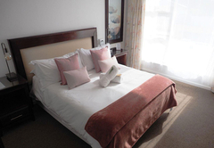 Double Room with Queen Bed