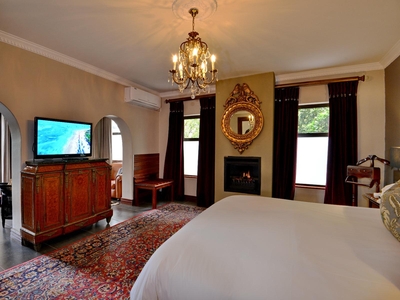 Luxury Suite with Private Jacuzzi