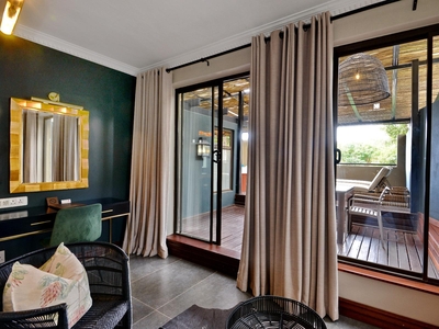 Luxury Suite with Private Jacuzzi