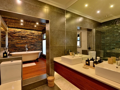 Luxury Suite with Private Jacuzzi