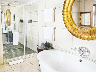 Madiba Luxury Suite