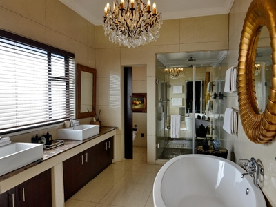 Madiba Luxury Suite