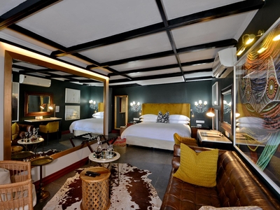 Penthouse Luxury Suite