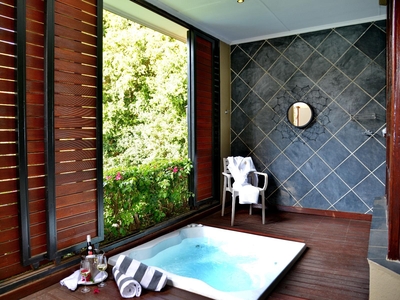 One Bedroom Luxury Suite