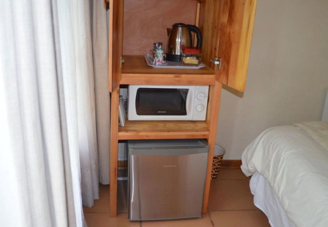 Queen Room in Garden Annex