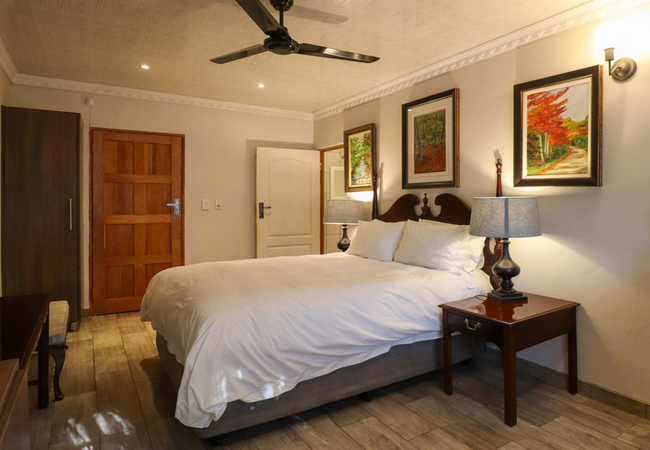Luxury Suites (Room 4)