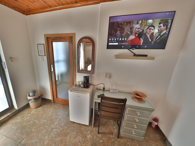 Ostrich - Comfort King Room 