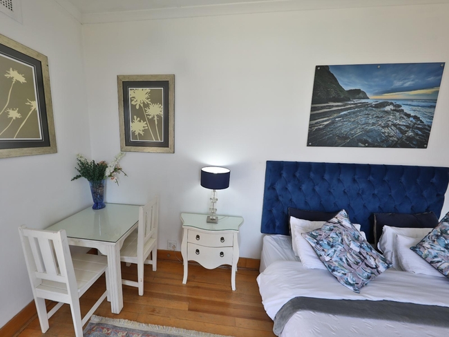 Skyline - Deluxe King Room 