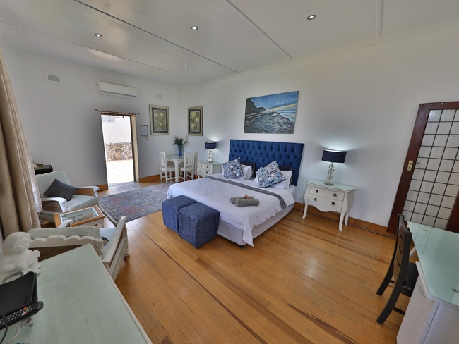 Skyline - Deluxe King Room 