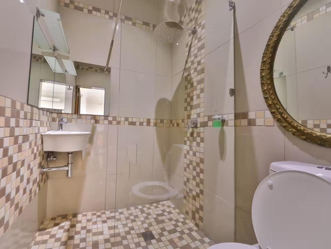 Skyline - Deluxe King Room 