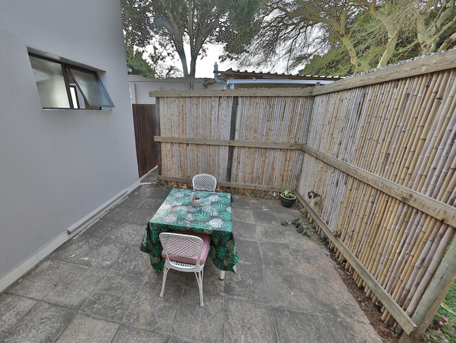 Lighthouse - Classic Queen Room 