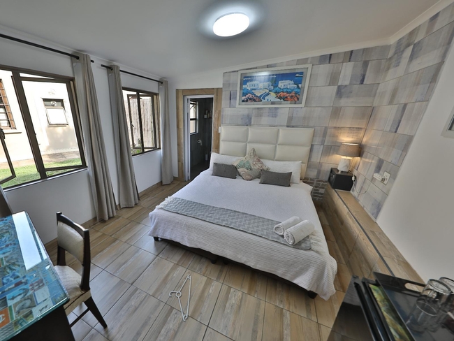 Butterfly - Standard King Room 