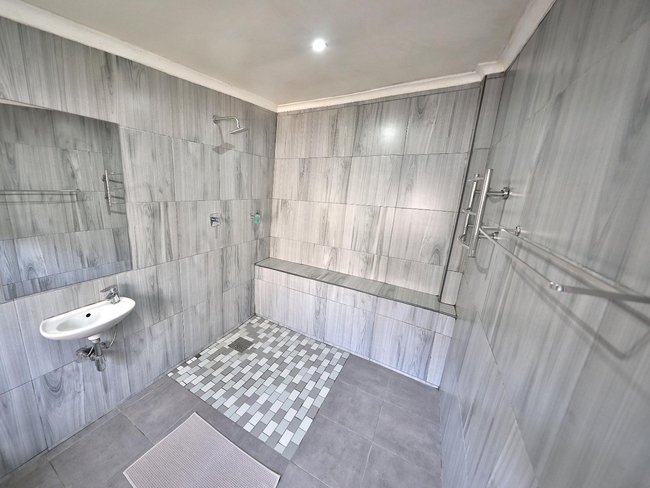 Butterfly - Standard King Room 