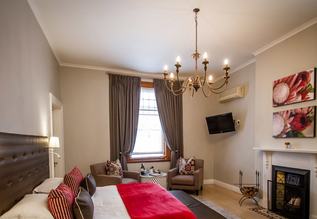 Luxury Honeymoon Suite