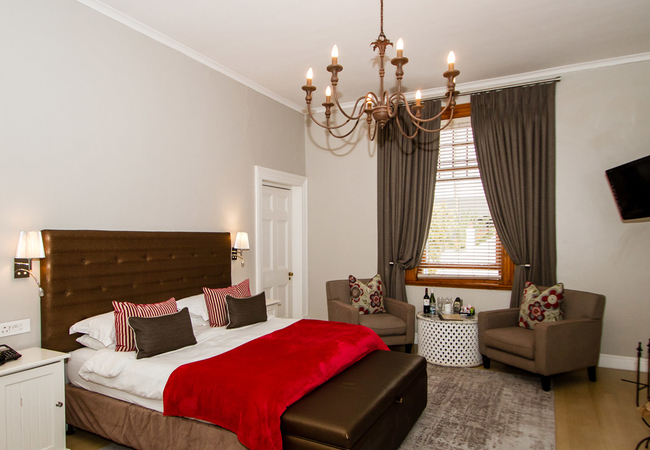 Luxury Honeymoon Suite