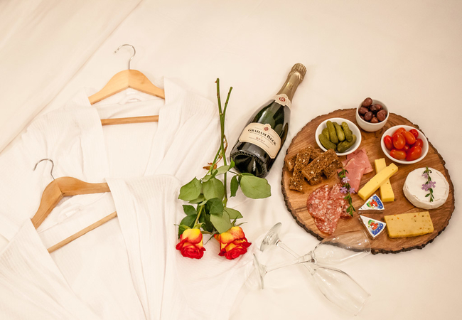 Luxury Honeymoon Suite