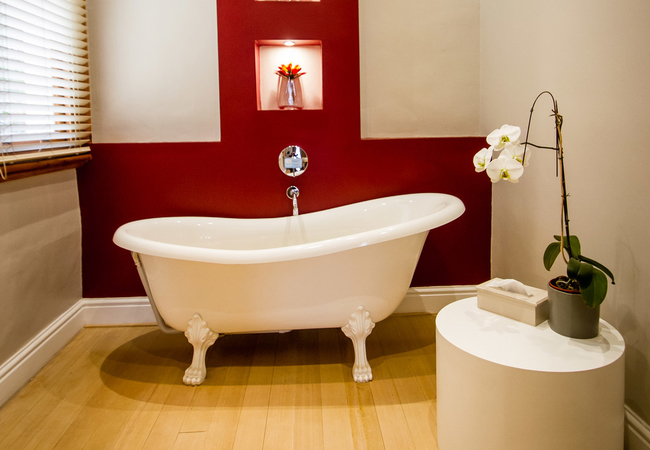 Luxury Honeymoon Suite