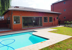 Outdoor pool and clubhouse
