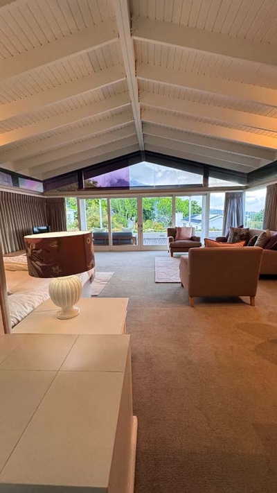 King Room 6 with ensuite shower and bath