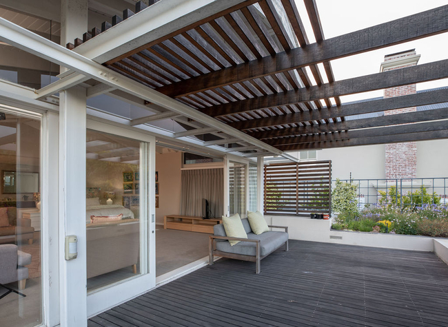 King Room 6 with ensuite shower and bath 