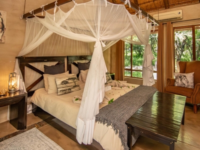 Luxury Honeymoon Suite