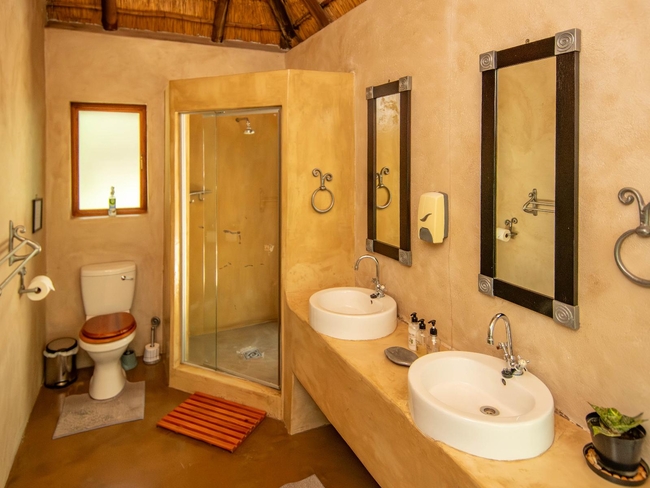 Luxury Honeymoon Suite