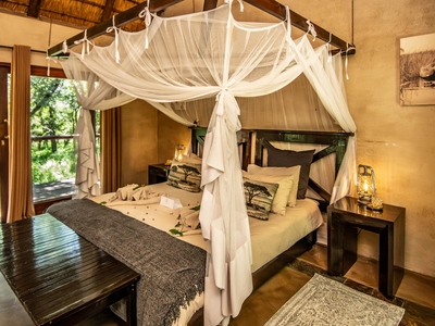 Luxury Honeymoon Suite