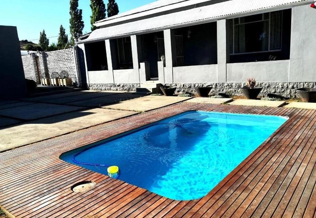 Three Birds Country House