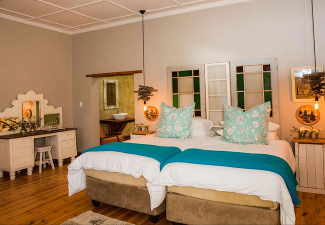 Twin Room Separate Tub and Shower