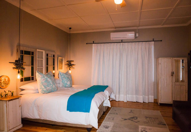 Twin Room Separate Tub and Shower