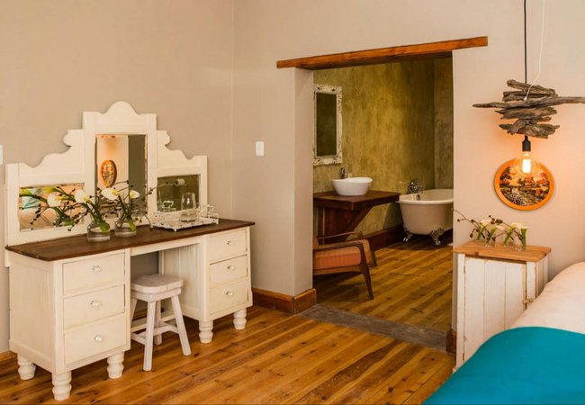 Twin Room Separate Tub and Shower