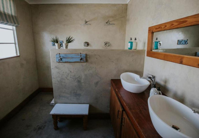 Twin/Double Room Twin Shower