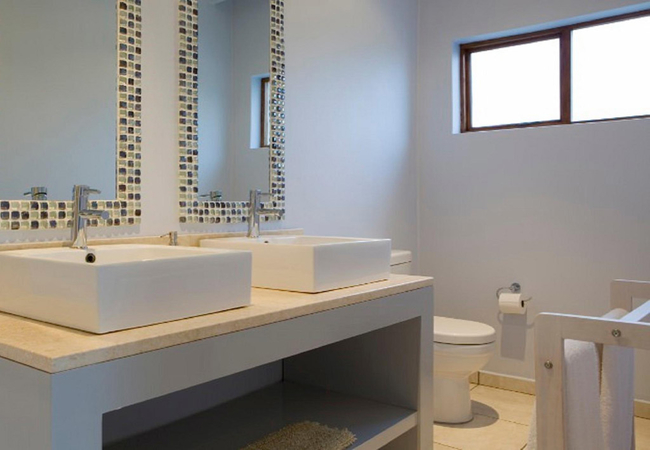 Tides End Manor House