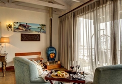 Luxury Island Suites 