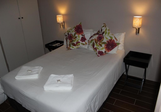 Deluxe Double Room with bath and shower