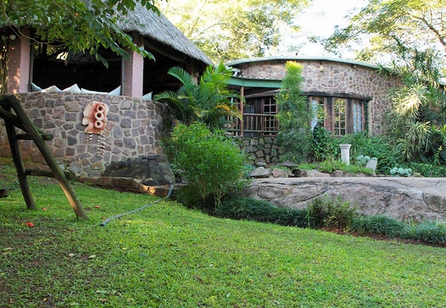 Treehouse River Lodge