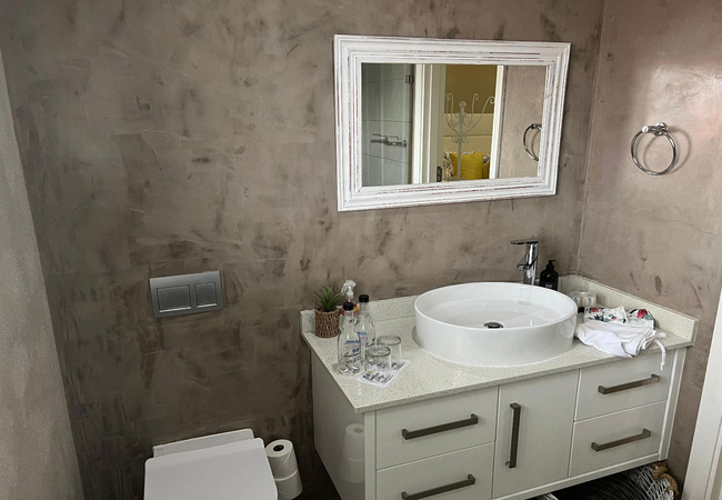 Standard Queen Room 2