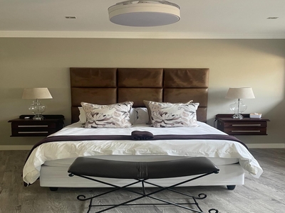 Room 4 Standard Queen Deluxe