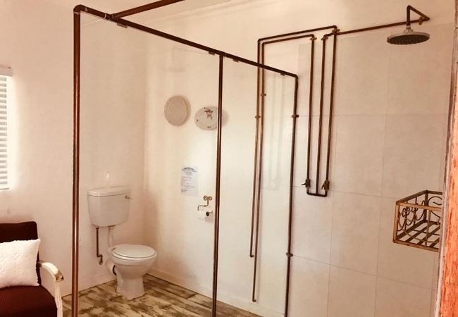 Twin Room (Shower only)