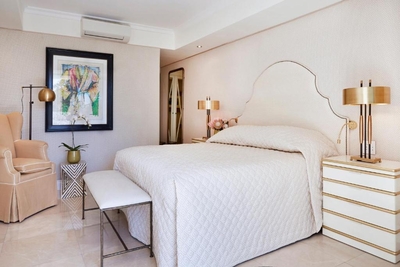 One Bedroom Suite (Not sea facing)