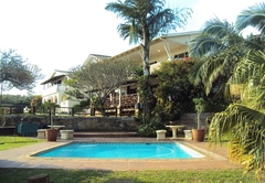 Tweni Waterfront Guest Lodge