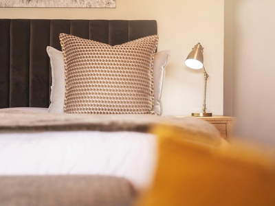Main Lodge - Luxury Bedroom
